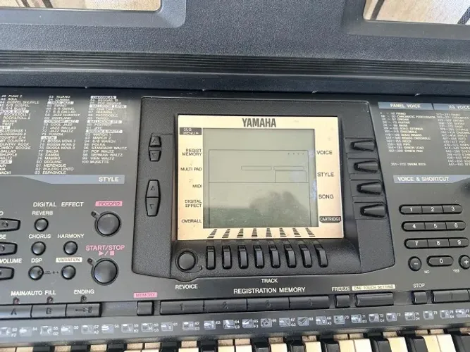 Teclado Yamaha PSR-530 - Capa, Fonte e Suporte