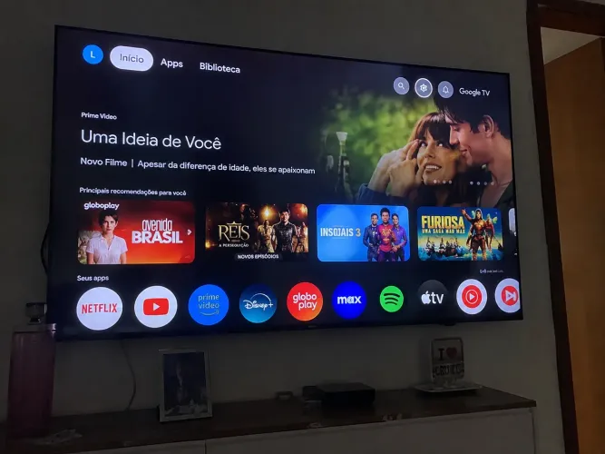 Vende se televisão