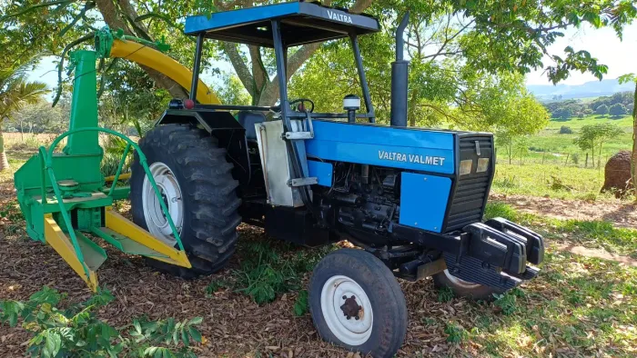 Valtra 785 série Especial 4x2.