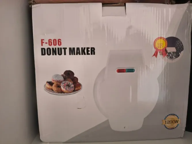 MÁQUINA DE DONUTS F-606 ? 1200W