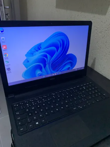 Dell Inspiron 15 (Série 3000), mais especificamente o modelo Inspiron 3567.