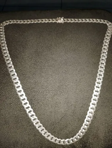 Corrente de prata 10mm 70cm feche cadeado