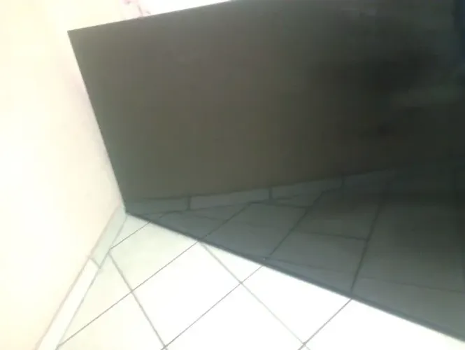TELEVISÃO TELA QUEBRADA