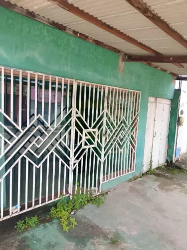 Casa com loja e galpão a venda ...