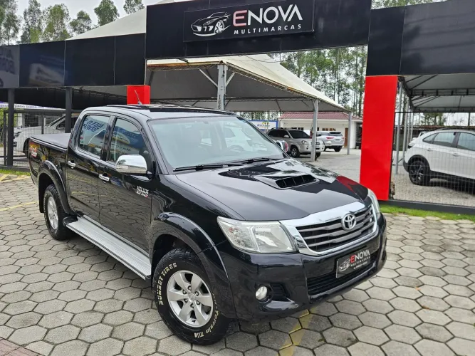 Toyota Hilux CD SRV D4-d 4X4 3.0 TDI Diesel AUT 2013