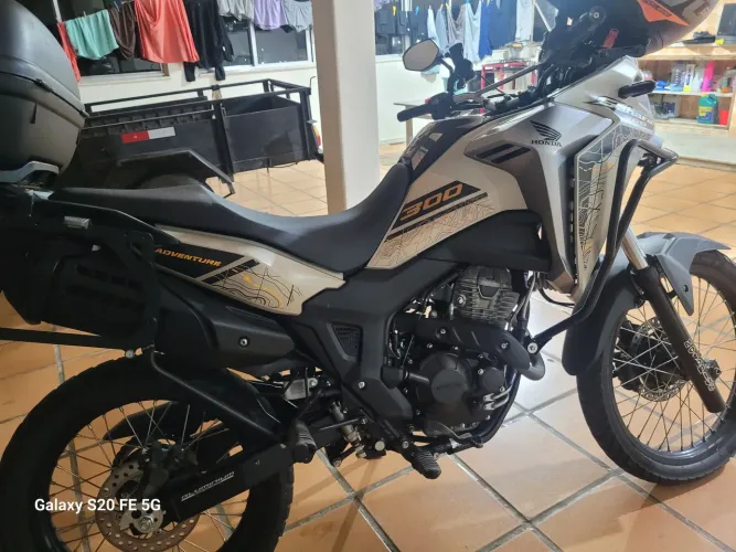 Vendo moto semi nova