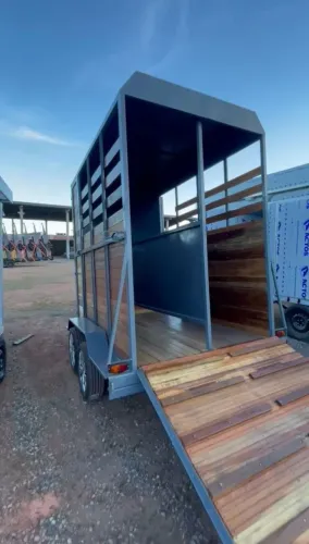 Carretinha p/ 2 CAVALOS 2.50 x 1.50 x 2.00 Trucado + EMPLACAMENTO