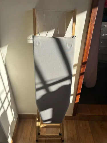 Tábua de passar roupa usada 2x
