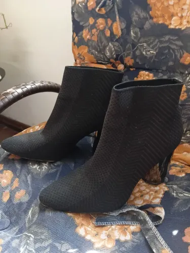 Bota Preta Zara n° 36 R$ 110,00