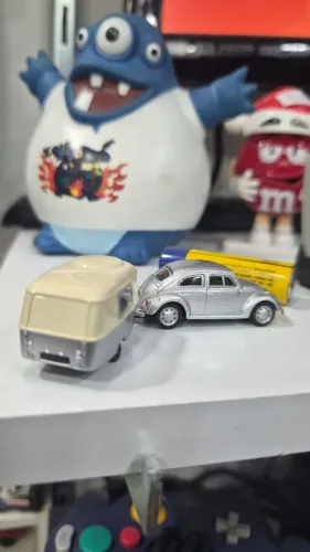 Miniatura Fusca Prata Com Reboque Trailer Camping 1/87