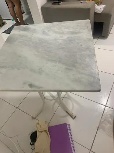 Mesa de mármore branca 