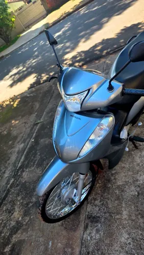Vendo Honda/Biz 125 es ano/modelo 2012