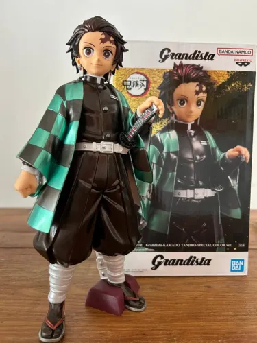 Tanjiro Kamado da série Demon Slayer: Kimetsu no Yaiba/novo na caixa