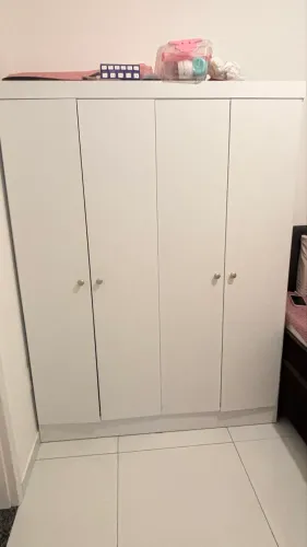 Guarda roupa simples