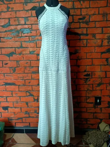 Roupas Femininas Seminovas em Ótimo Estado - Vestidos saias e blusas