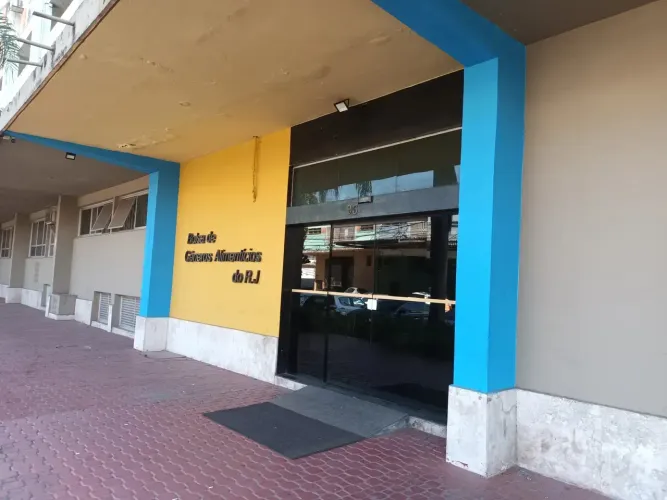 Oportunidade! Alugo sala no Mercado  São Sebastião - Penha Circular - RJ
