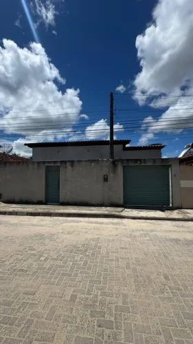 Casa à venda com 3 quartos - Santa Rita, Teixeira de Freitas, BA