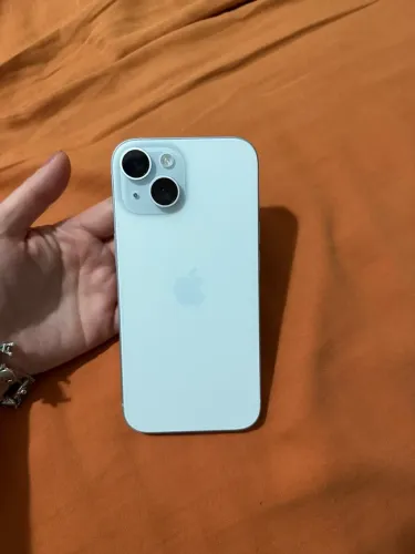 iPhone 15 - 256gb usado