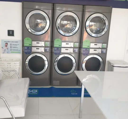 Vendo 6 máquinas - 3 lavadoras e 3 secadoras comercial LG