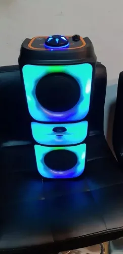 CAIXA DE SOM BLUETOOTH COM LED PRODUTO NOVO E LACRADO