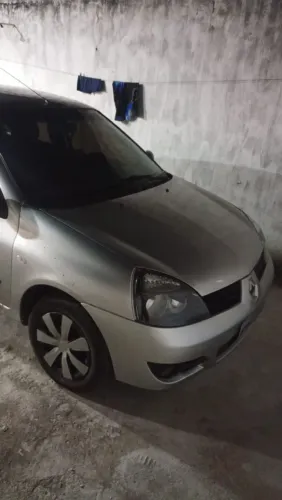 Renault Clio Hi-flex 1.0 16V 5P 2011