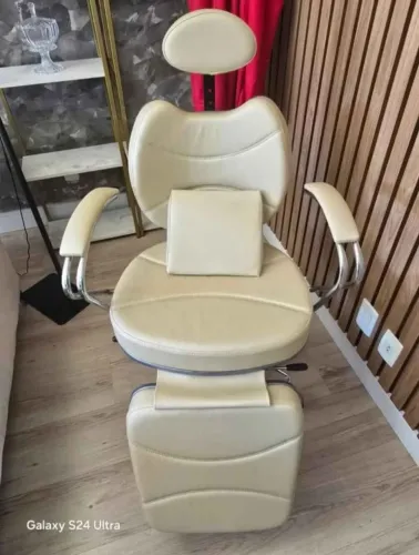 Cadeira reclinável para cabelereiro e/ou maquiagem