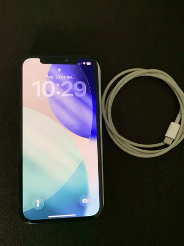 Vendo IPhone 12 tudo original com caixa