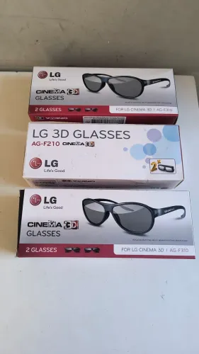 Óculos 3 D LG 3 caixas, cada uma com 2 óculos novos
