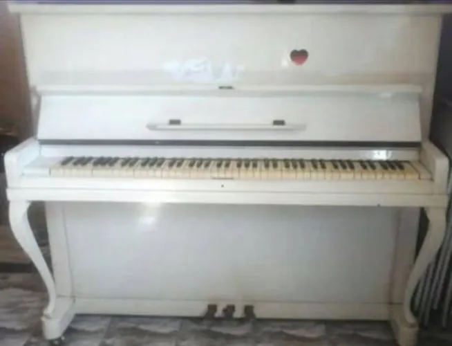 Piano acústico