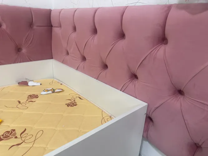 Vendo cabeceira de cama infantil rosa