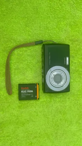 casio cybershot exilim 14.1 megapixels