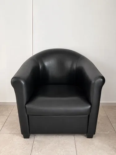 Poltrona de couro sintético