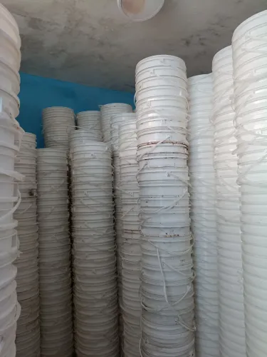 Baldes de 20 litros com tampa