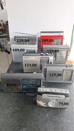 Radios antigos funcionando a partir de 79,00 teste na hora valores na 1a foto loja no Haue