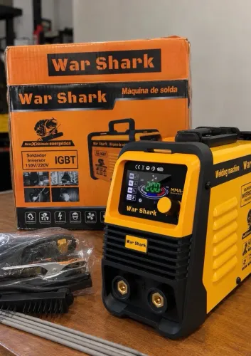 Máquina de Solda Bivolt 127/220V com visor digital e máscara