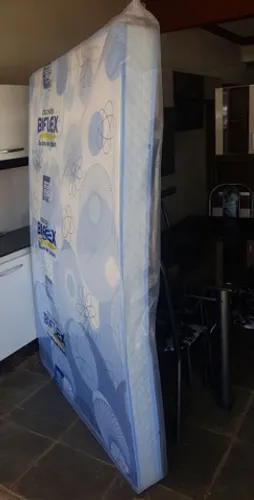 Colchão de casal biflex de 138x12 D. 20 Novo valor 360,00 avista 