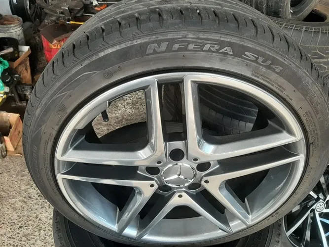 Roda aro 18 Mercedes Amg grafite com diamantado Pneu 235 40 18 Nexxen