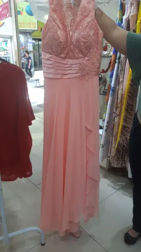 Vestido em voil e cetim, tam: 52,  salmão. Novo, estoque de loja. Não faço troca
