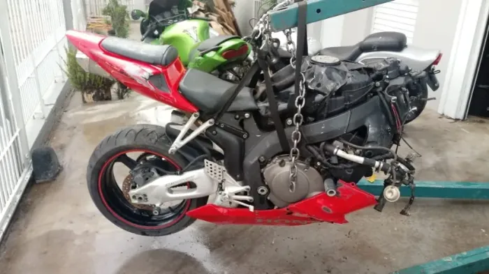 Sucata de moto para venda de peças Honda Cbr1000Rr 2004 2005