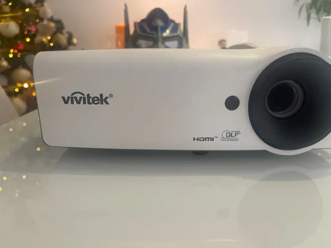 Projetor  vivitek modelo D554