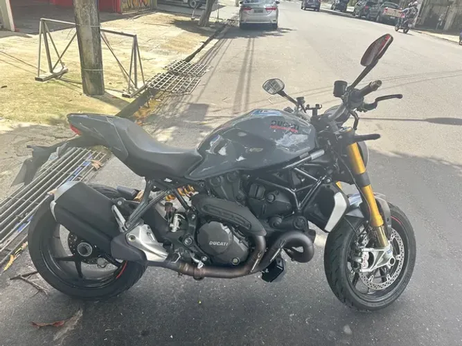 Vendo DUCATI MONSTER 2018 baixei 55 mil ou troco por carro