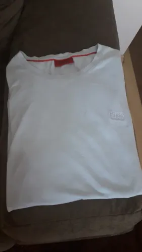 Camiseta azul claro Hugo Boss 100% algodão tamanho XGG seminova