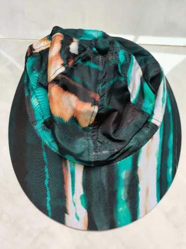 NOVO - Chapéu estampado de tecido
