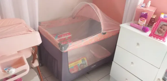Cercadinho .serve de berço ,acompanha colchão