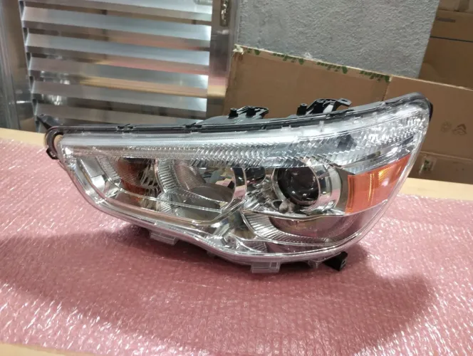 Farol esquerdo com Xenon Mitsubishi ASX 2013 2017 original usado CD 237