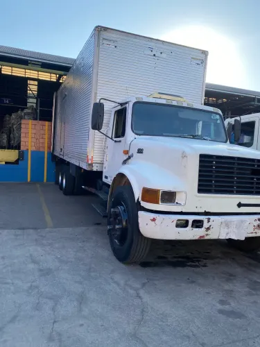 Vendo caminhão internacional 4700 ano 2001 motor original Caterpillar 88.000,00