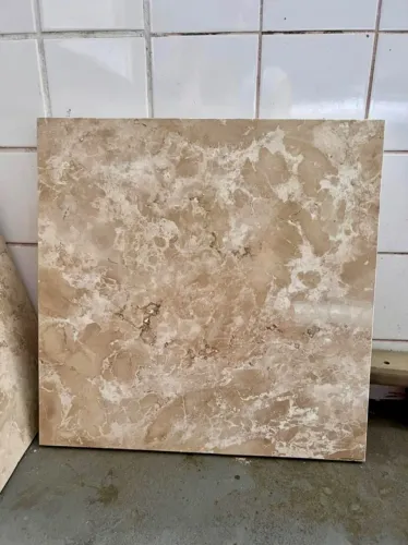 Peças de mármore bege bahia para piso