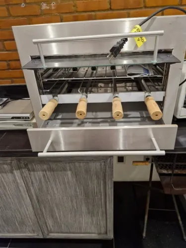 Churrasqueira elétrica de 4 espetos! ideal para sua casa ou varanda!