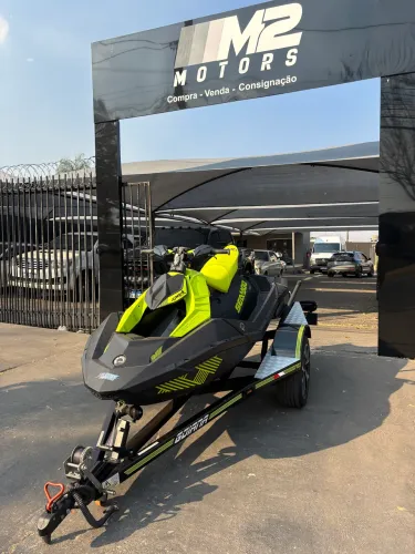 Jet ski spark trixx 2023