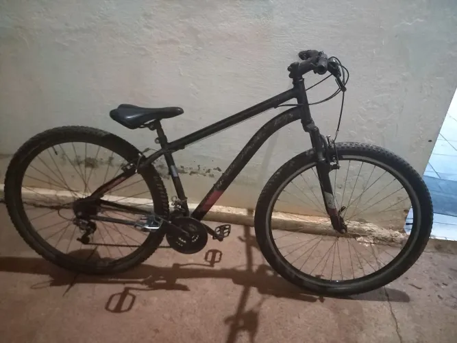 Bicicleta aro 29 preto e vermelho 